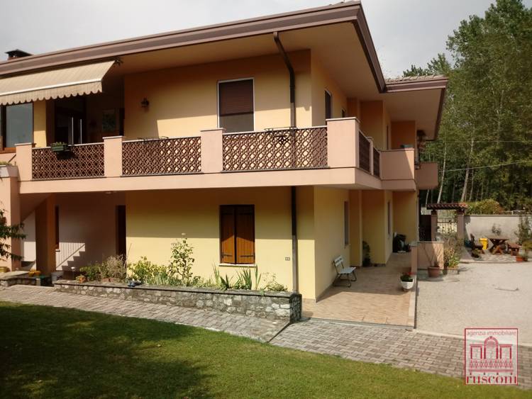 casa bifamiliare - 