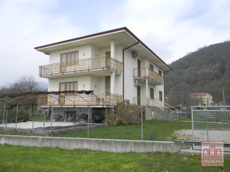 Casa singola con due appartamenti 3 camere - Cavasso Nuovo (PN) 