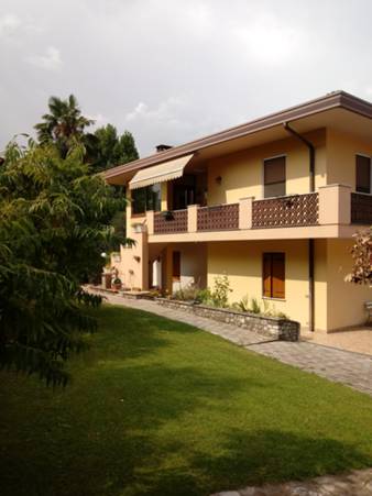 casa bifamiliare - 