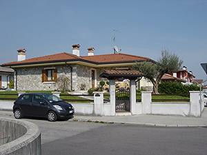 Villa singola in zona residenziale. - Maniago (PN)